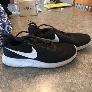 Black Nike Rosche